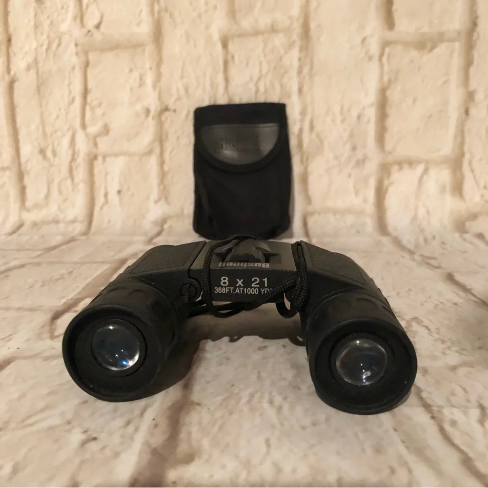 Bushnell Binoculars Black Case 8 X 21 368 ft at 1000 Yards Golf Football Sport